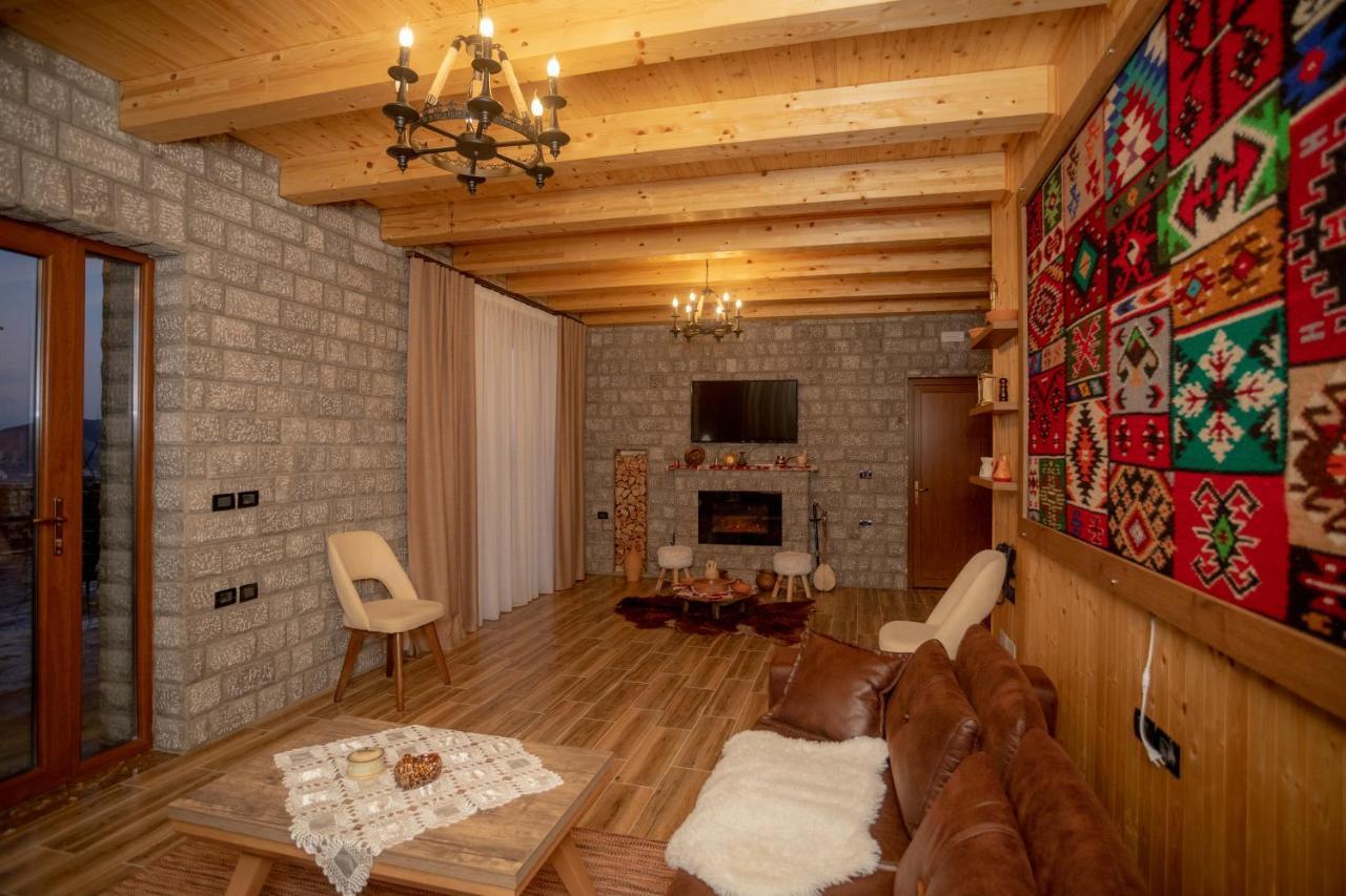 Old House 호텔 Canaj 외부 사진