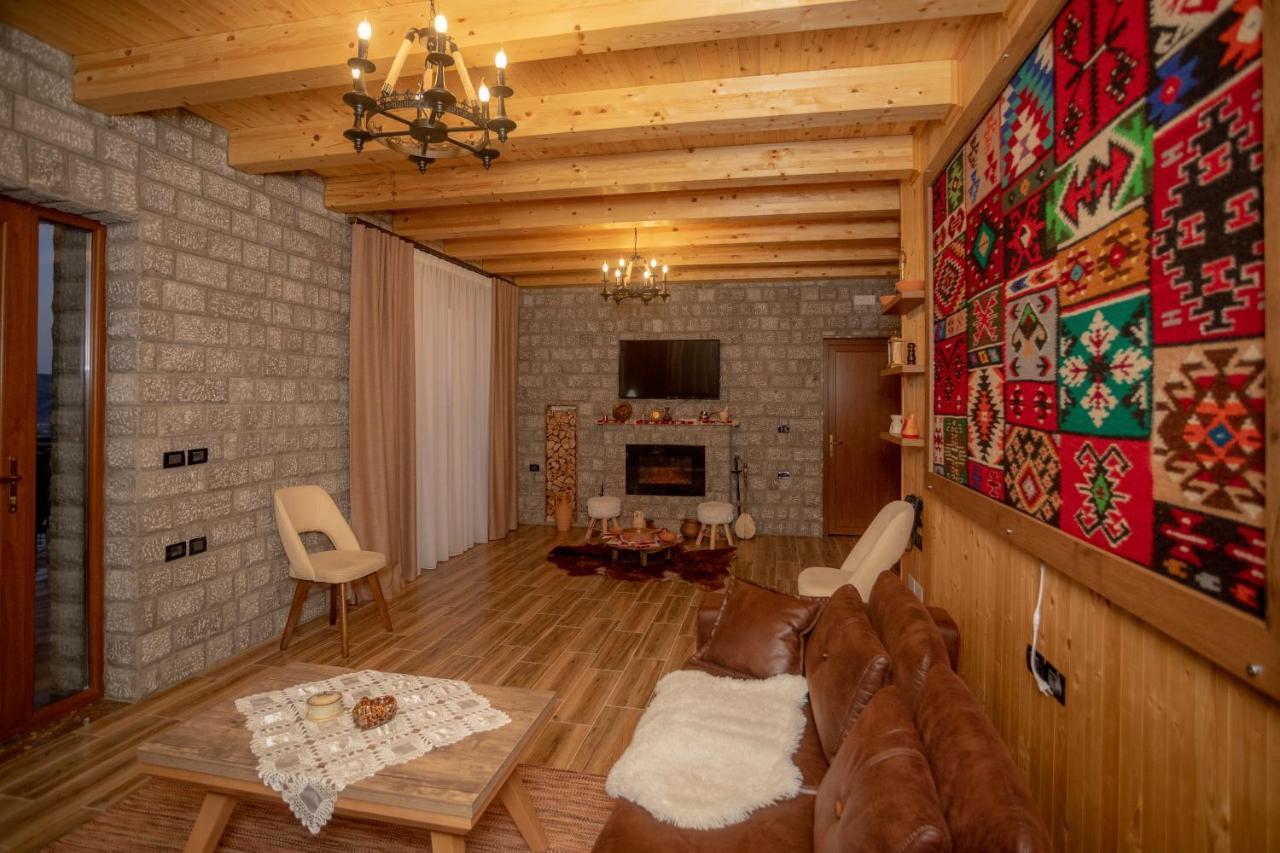 Old House 호텔 Canaj 외부 사진