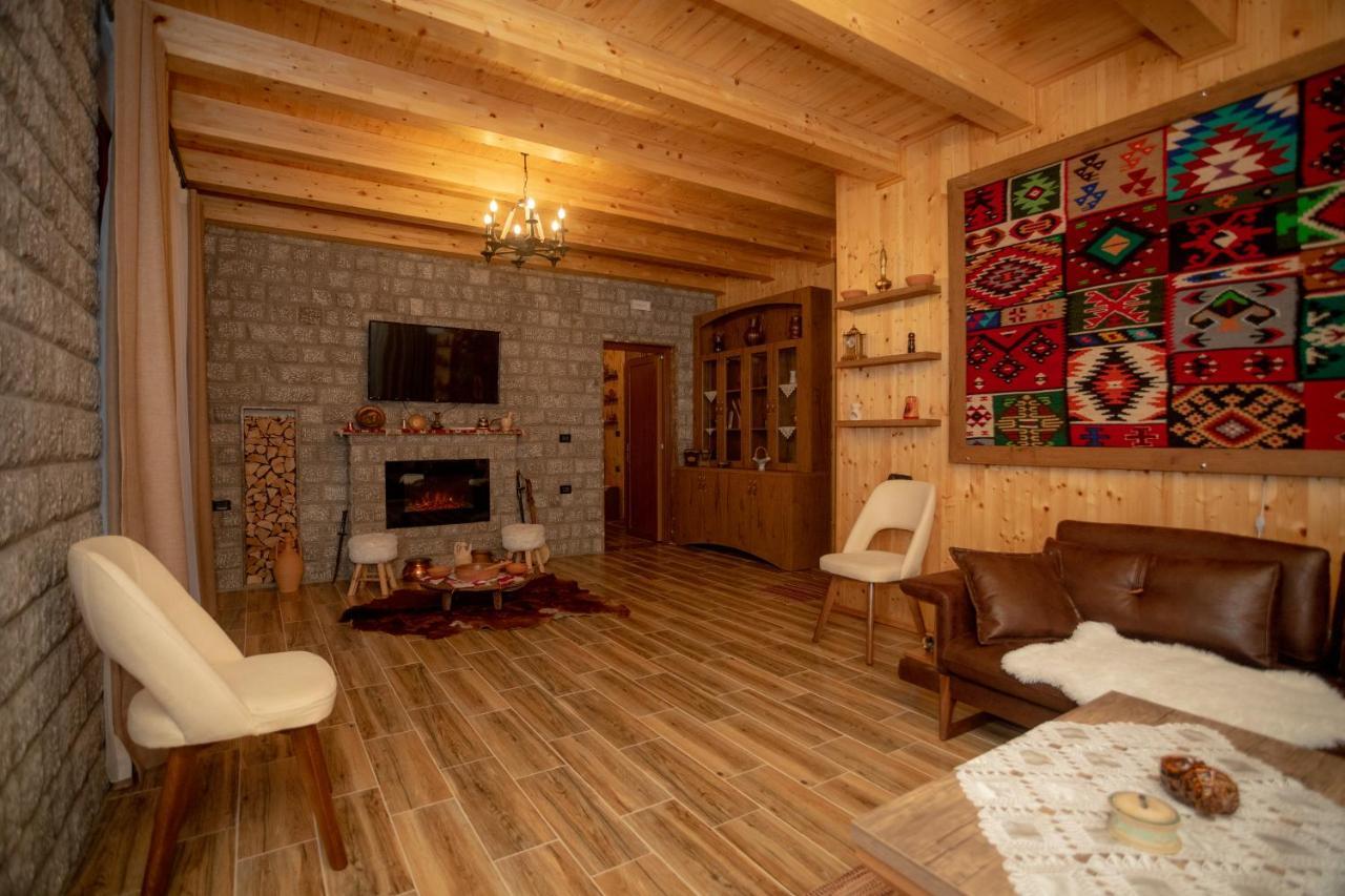 Old House 호텔 Canaj 외부 사진