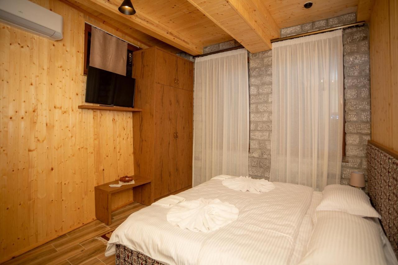 Old House 호텔 Canaj 외부 사진