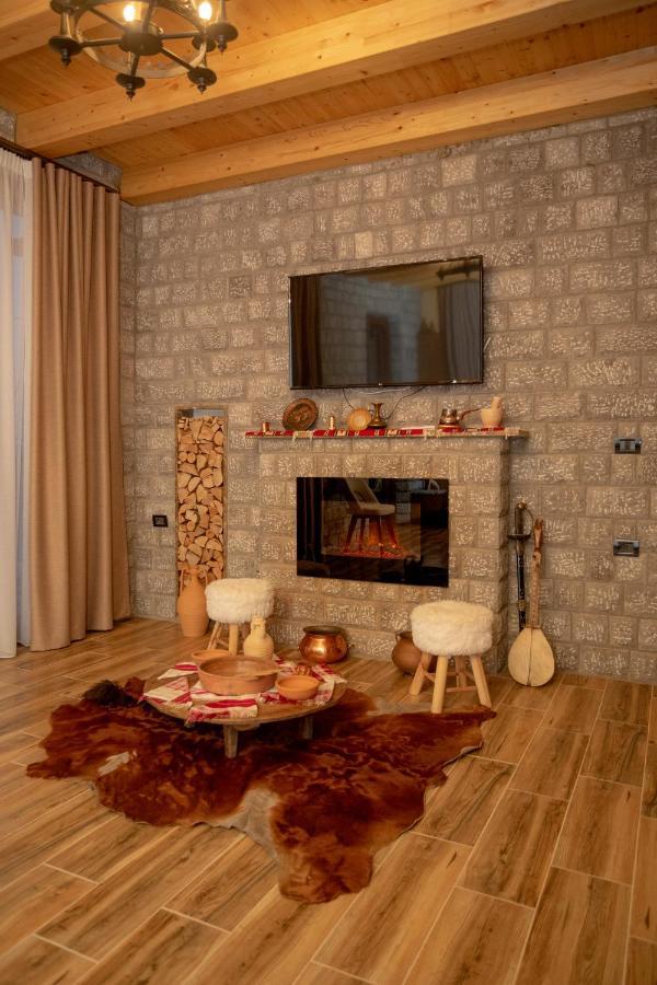 Old House 호텔 Canaj 외부 사진